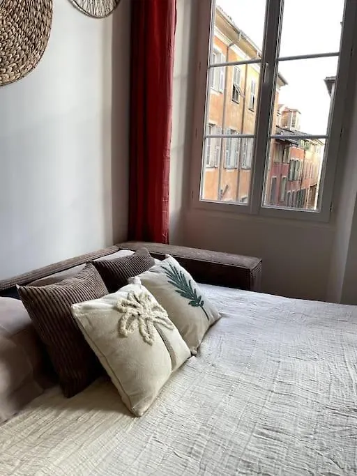 Appartement Studio Au Coeur Du Vieux Nice - Vue Mer Et Clocher